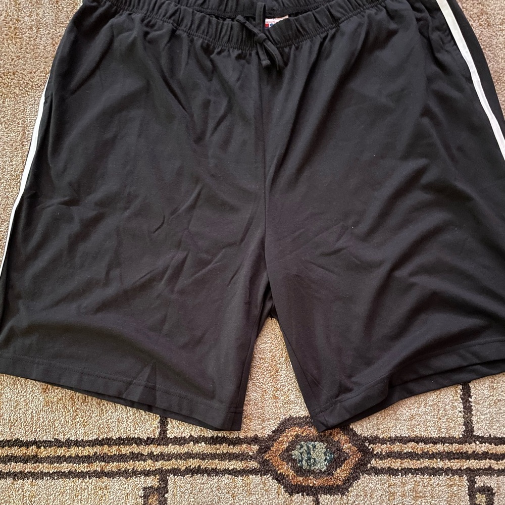 2XL BLACK AND WHITE Unisex Shorts